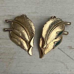 Judy Lee Vintage 1980s Gold Tone Double Leaves Clip On Earrings